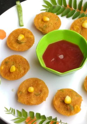 A picture of Oats corn idli.