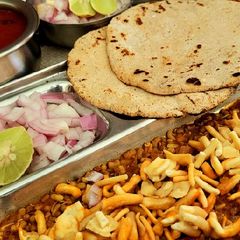A picture of Kolhapuri Misal Bhakri.