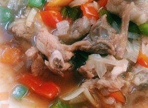 Hình của món Sườn non chua ngọt.