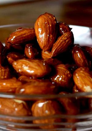 A picture of Quick and easy Honey Glazed Almonds.