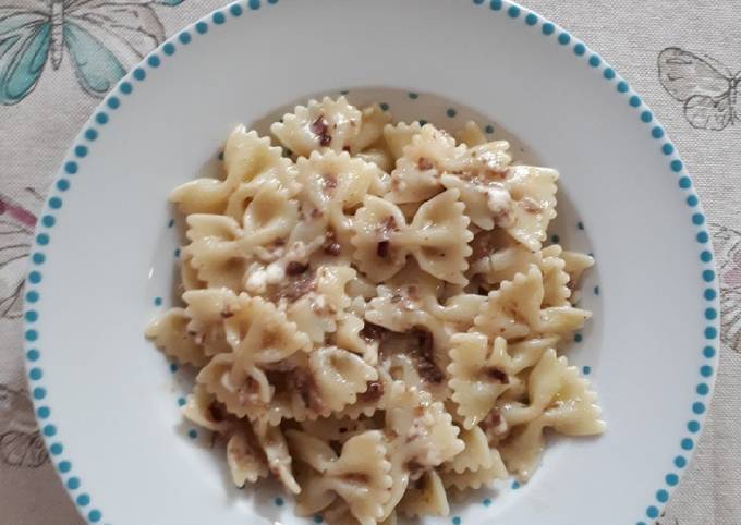 Farfalle alle olive taggiasche e mozzarella Bimby