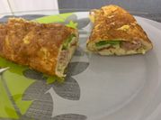 Una foto de wraps de aguacate