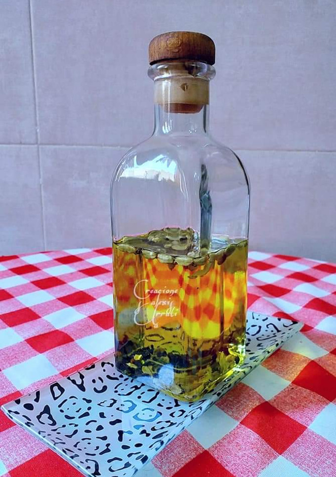 Una foto de Cómo preparar nuestro propio aceite de cardamomo y pimienta negra