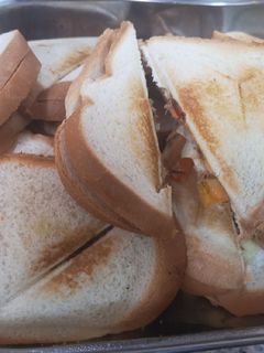 صورة لوصفة سندويشات خبز التوست بحشوة التونة 🥪