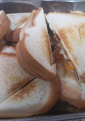 صورة لوصفة سندويشات خبز التوست بحشوة التونة 🥪