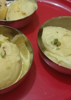 केसर बादाम आइसक्रीम (Kesar Badam icecream recipe in Hindi) रेसिपी मुख्य फोटो