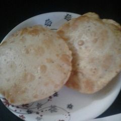 A picture of Puffy bhatura.