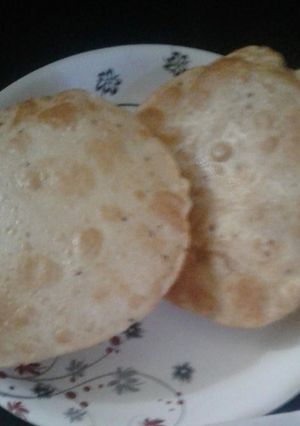 A picture of Puffy bhatura.