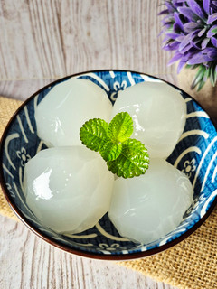 Foto resep Bola Air Kelapa Isian Mochi