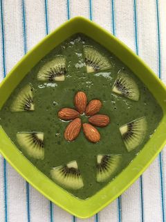Foto resep Kiwi Green Smoothie Bowl