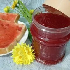 A picture of Apple jam 🍎.