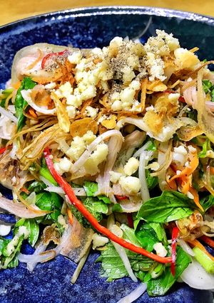 Hình của món Bê thui bóp thấu.