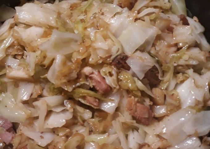 Recipe of Perfect Cabbage with Ham
