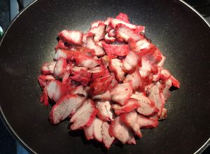 Una foto de Puerco Rojo Chino