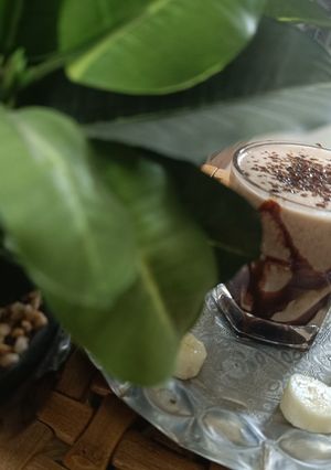 A picture of Banana and nutella milk shake.