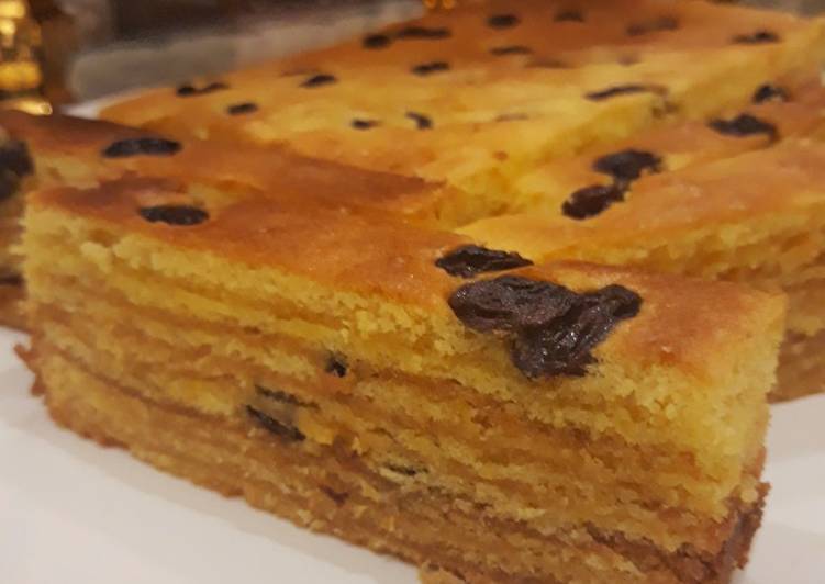 Lapis Legit Irit Telur