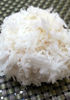 A picture of Coconut Laddoo.