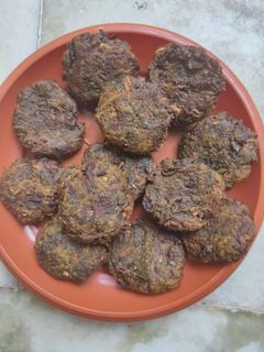 முருங்கைக்கீரை வாழைப்பூ வடை (Murunkai keerai vaazhaipoo vadai recipe in tamil) செய்முறை முக்கிய புகைப்படம்
