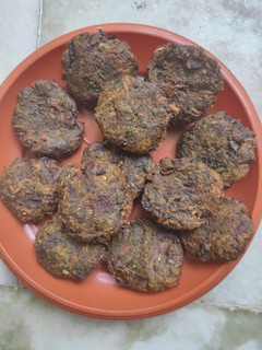 முருங்கைக்கீரை வாழைப்பூ வடை (Murunkai keerai vaazhaipoo vadai recipe in tamil) செய்முறை முக்கிய புகைப்படம்