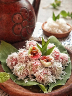 Foto resep Klepon Pelangi isi Kurma Coklat