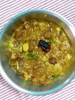 வடகம் தேங்காய் புளி குழம்பு செய்முறை முக்கிய புகைப்படம்