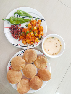 રાજગરા ની પૂરી (Rajgira Poori Recipe In Gujarati) રેસીપી મુખ્ય ફોટો