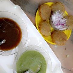 A picture of Crispy Aloo tikki.