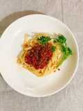 Spaghetti sốt bò băm cho bé ăn dặm