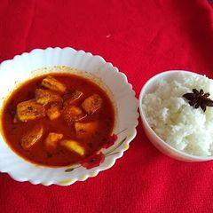 A picture of Paneer rogan josh.