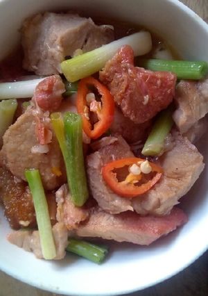 Hình của món Thịt quay kho nước dừa.