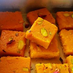 A picture of Coconut mango burfi.