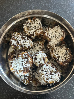 A picture of Dates delight.