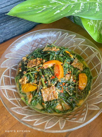 Langkah Mudah untuk Menyiapkan Cah Kangkung Tempe Pedas yang Bisa Manjain Lidah