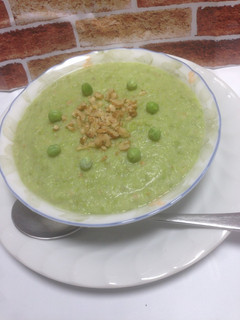 Una foto de Crema de Arvejas  con Camarón