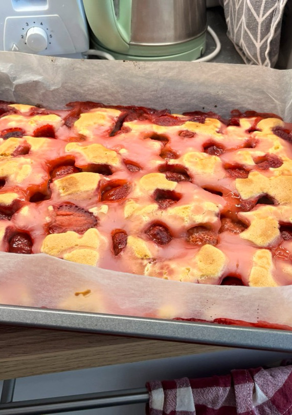 Epres pudingos piskóta recept fotója