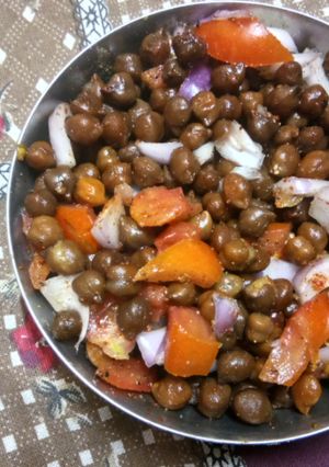 A picture of Chana(gram) chat.