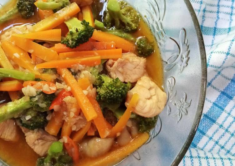 Cara Gampang mengolah Ayam Kowor (Brokoli Wortel) Saus Tiram Merah, Lezat