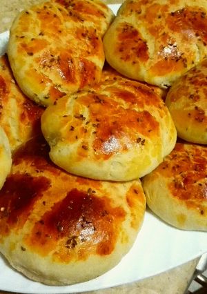 A picture of Turkish Kaak (Turkish Cookies).