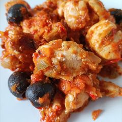 A picture of Chicken with Tomato and Olive.