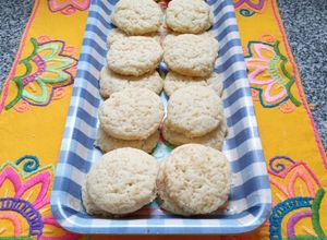 Una foto de Galletitas de limón craqueladas, sin huevo