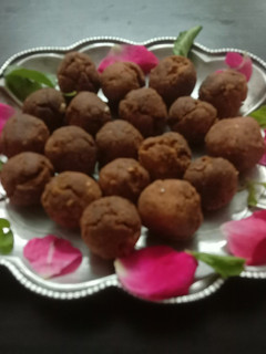 வெல்ல சீடை(seedai recipe in tamil) செய்முறை முக்கிய புகைப்படம்