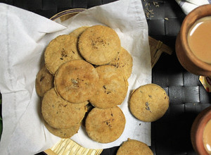 A picture of Eggless Whole Wheat Jeera Cookies.
