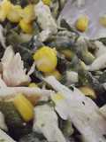 Rajas mexicanas con elote, quelites, cerdo y crema agria con orégano