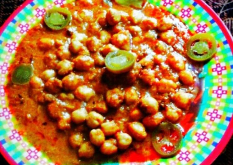 How to Make Perfect Channa Masala (Indian chickpea with gravvy)