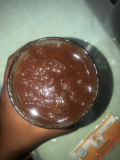 A picture of Date syrup.