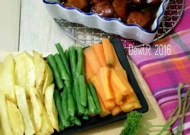 Resep Chicken steak dengan sayuran oleh Dewi audy's - Cookpad