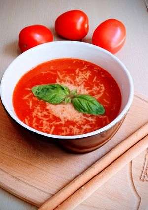 Paradicsomleves reszelt sajttal recept fotója