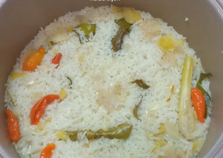 Langkah Mudah untuk Membuat Nasi Liwet Rice Cooker yang Bikin Ngiler