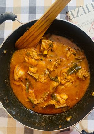 A picture of Curry Patta Chicken (Chicken with curry leaves).