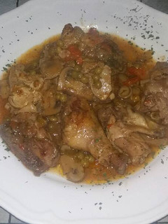 Una foto de Pollo a la jardinera